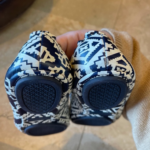 Tory Burch size 9 navy blue off white ballet flat - Picture 5 of 6